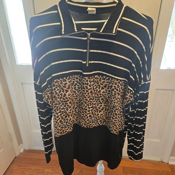 Sunshine & Rodeo M top in black & white stripes with leopard accents. Zip top - Picture 3 of 3